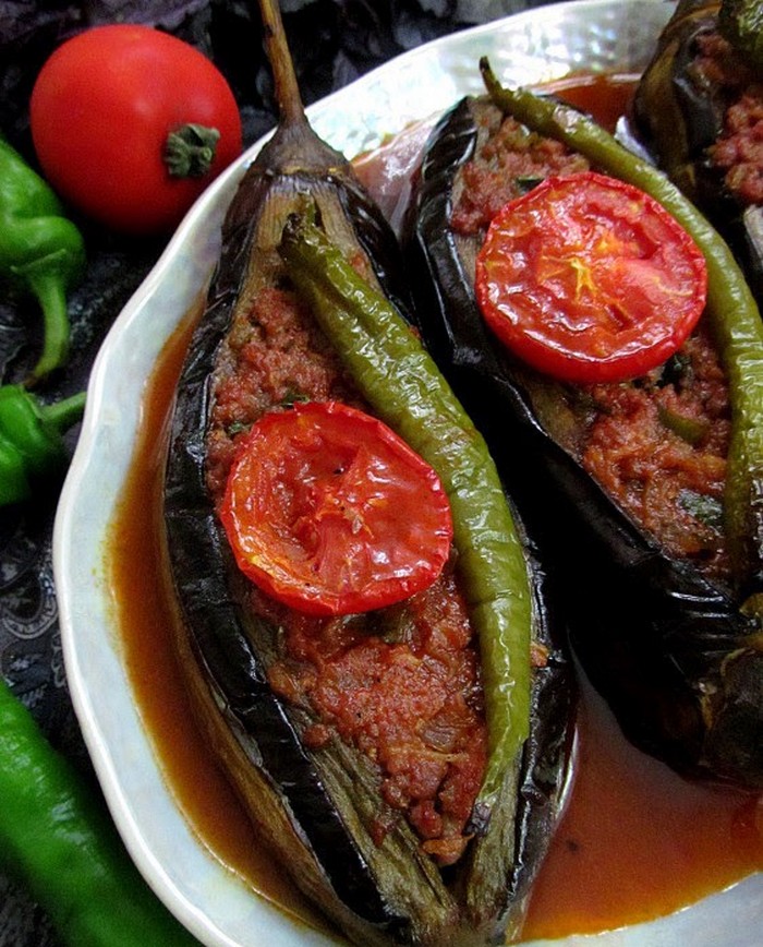 Пикантные фаршированные баклажаны - простой рецепт турецкого блюда