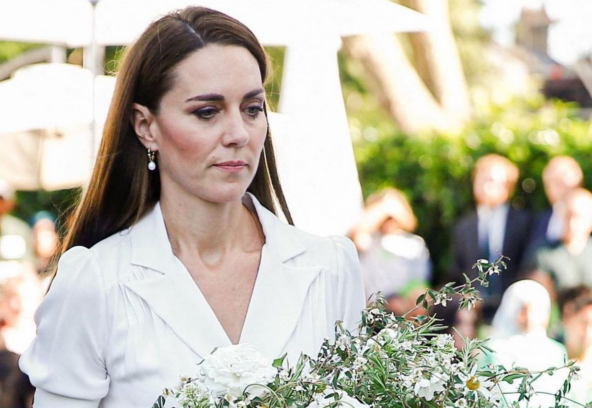 Одно платье - три образа: Кейт Миддлтон показала, как с помощью аксессуаров разнообразить внешний вид - today.ua