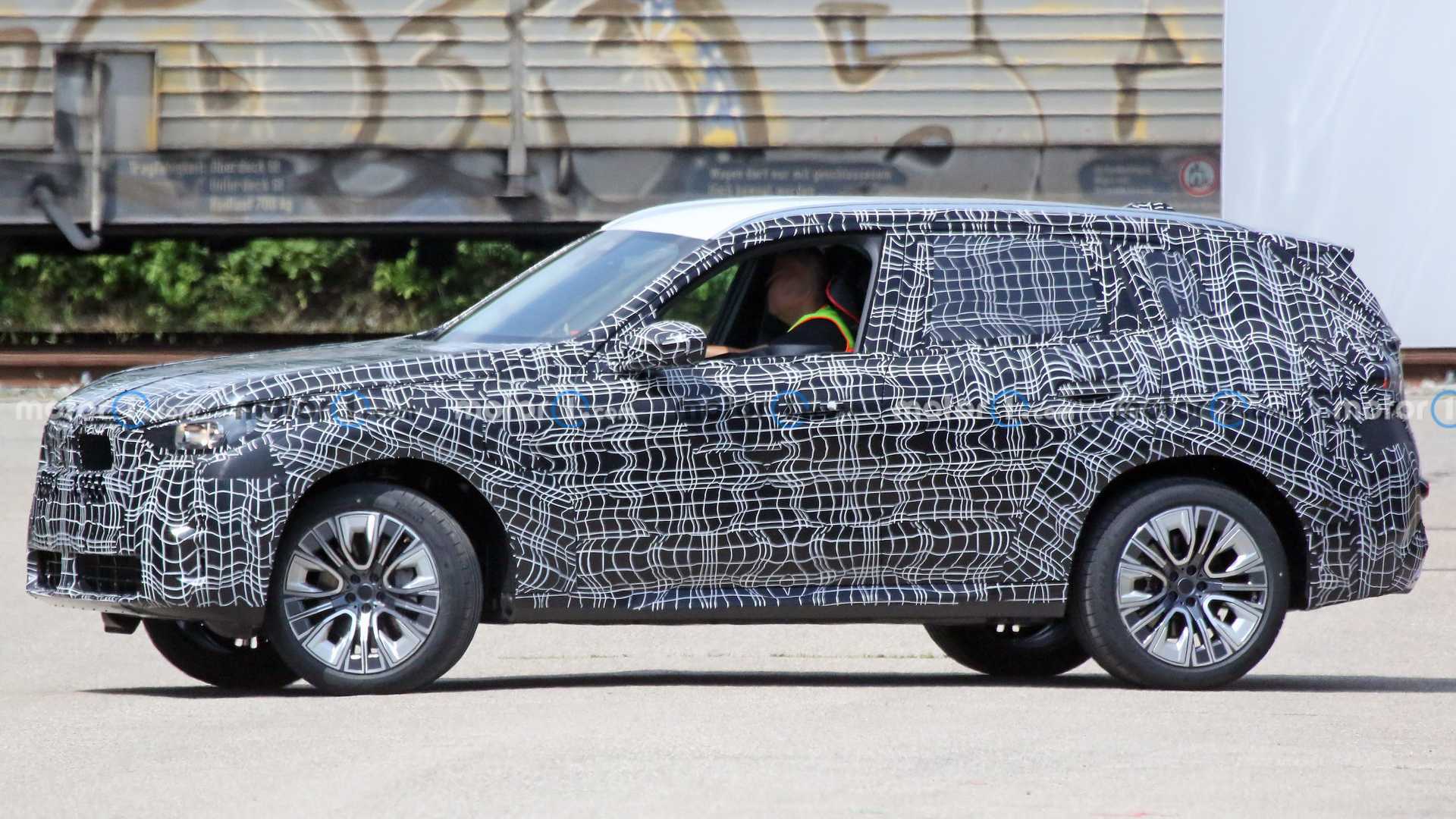 Шпионы показали абсолютно новый BMW X3