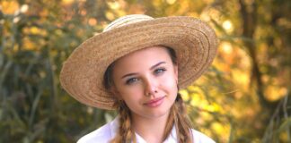 Под шляпу, кепку, платок и панаму: семь стильных причесок на лето - today.ua