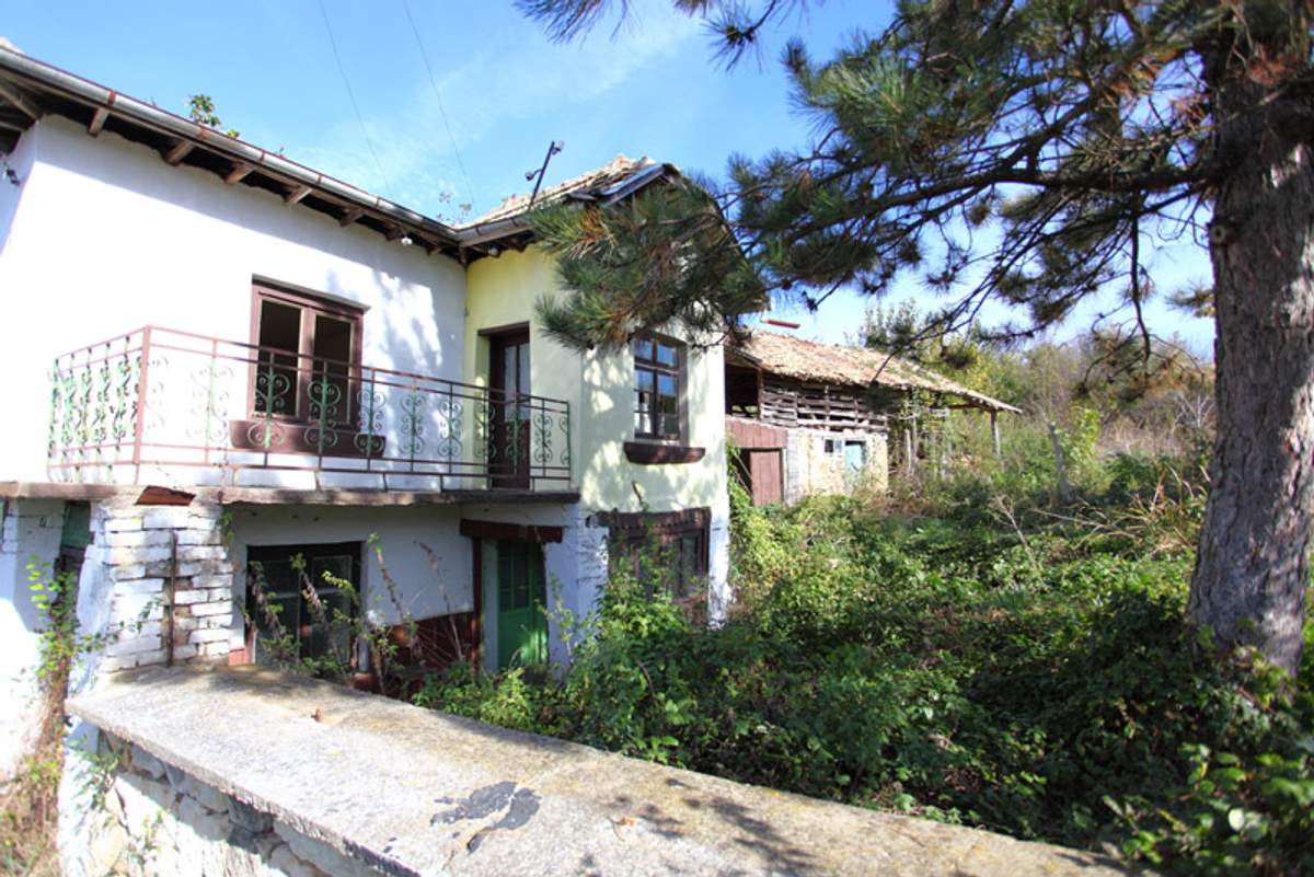 Нерухомість у Болгарії: скільки коштують найбюджетніші квартири та будинки у розпал літа