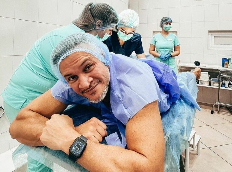 Ведучий шоу “МастерШеф“ Ектор Хіменес-Браво вставив собі гормональні імпланти  - today.ua