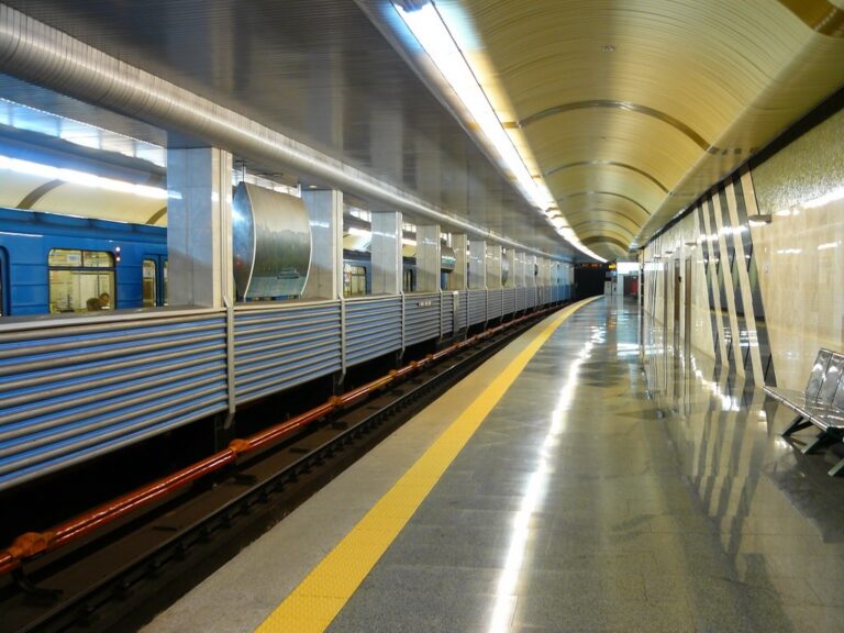 Метро в Киеве изменило график работы: какие станции закрыты, и как часто будут ездить поезда - today.ua