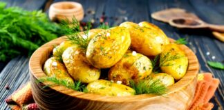 Картопля у мікрохвильовці всього за 15 хвилин: рецепт швидкої та смачної вечері  - today.ua
