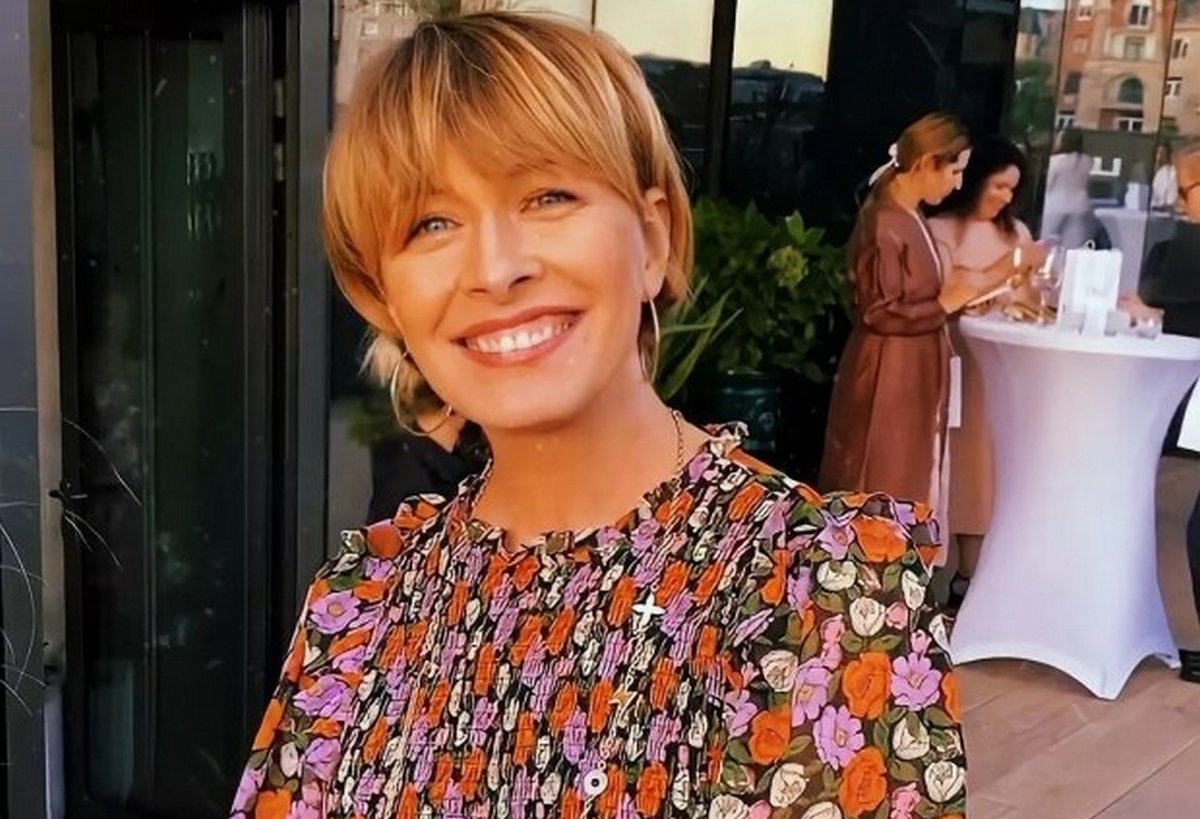 Трендовий чубчик і довжина до середини шиї: Олена Кравець показала ідеальну зачіску для жінок старше 45 років - today.ua