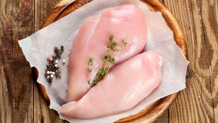 Индекс курятины: стало известно, где можно купить больше куриного филе за среднюю зарплату - today.ua