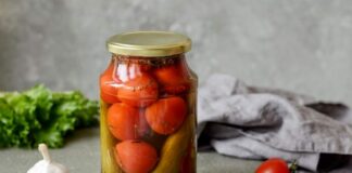Консервированные огурцы и помидоры без соли - чем заменить главный ингредиент - today.ua
