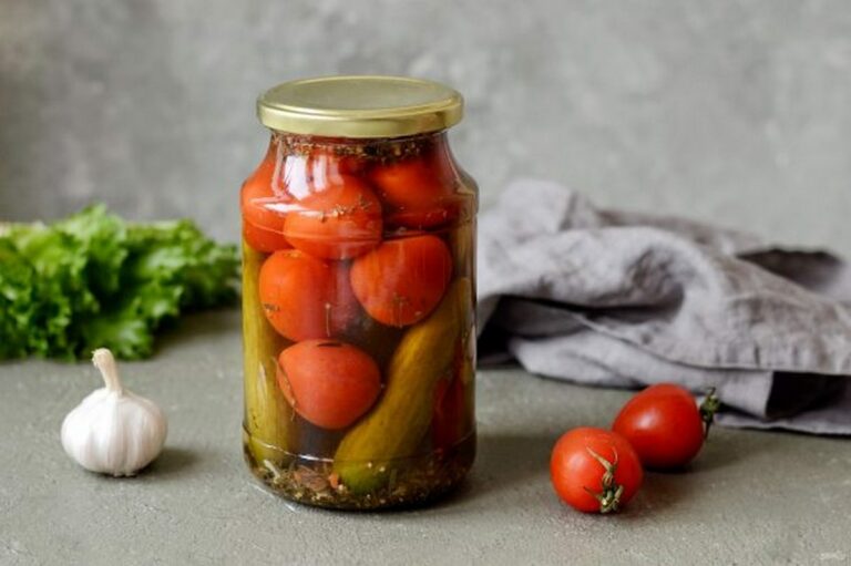 Консервированные огурцы и помидоры без соли - чем заменить главный ингредиент - today.ua