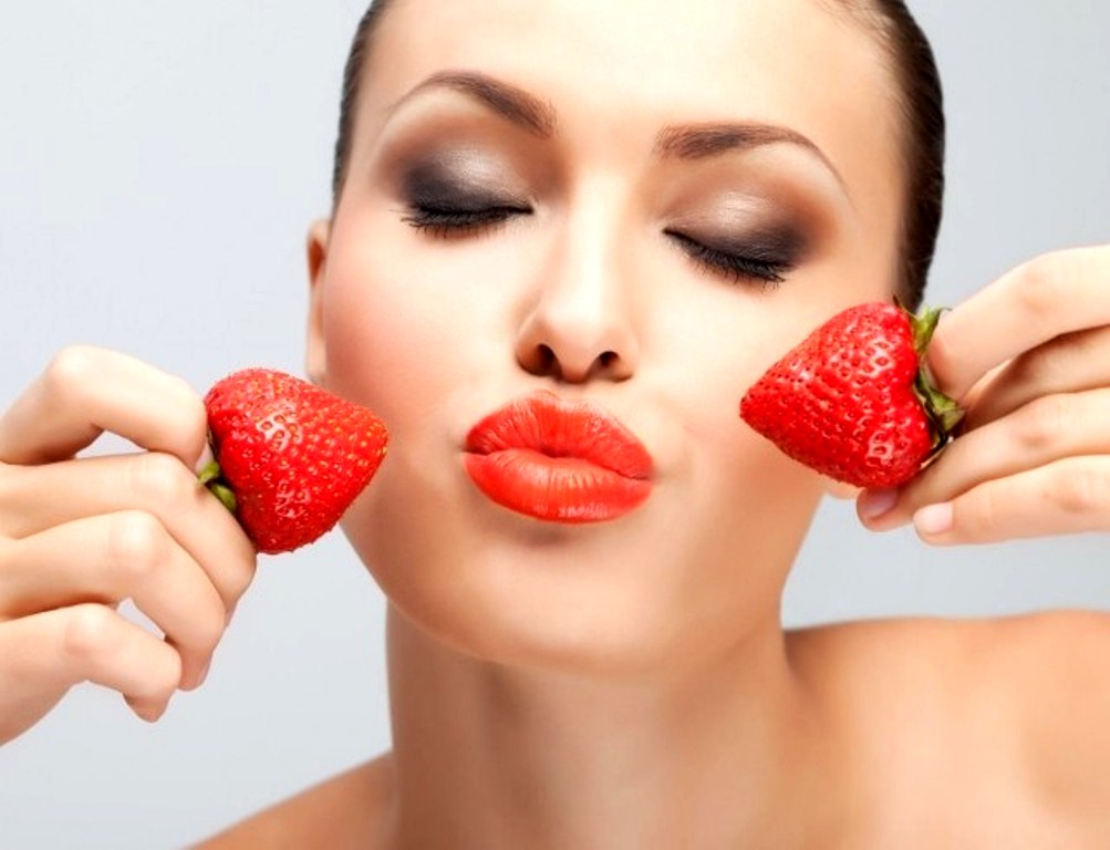 Диво-маска із полуниці: як за 20 хвилин покращити стан шкіри у домашніх умовах