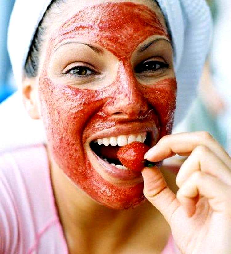 Диво-маска із полуниці: як за 20 хвилин покращити стан шкіри у домашніх умовах  