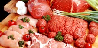 Українські супермаркети оновили ціни на свинину, курятину та сало: де м'ясо коштує дешевше - today.ua
