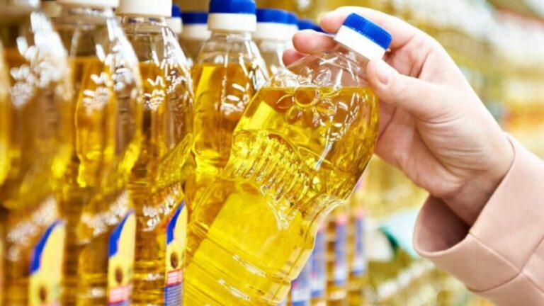 Украинские супермаркеты обновили цены на подсолнечное масло: где продукт стоит дешевле - today.ua
