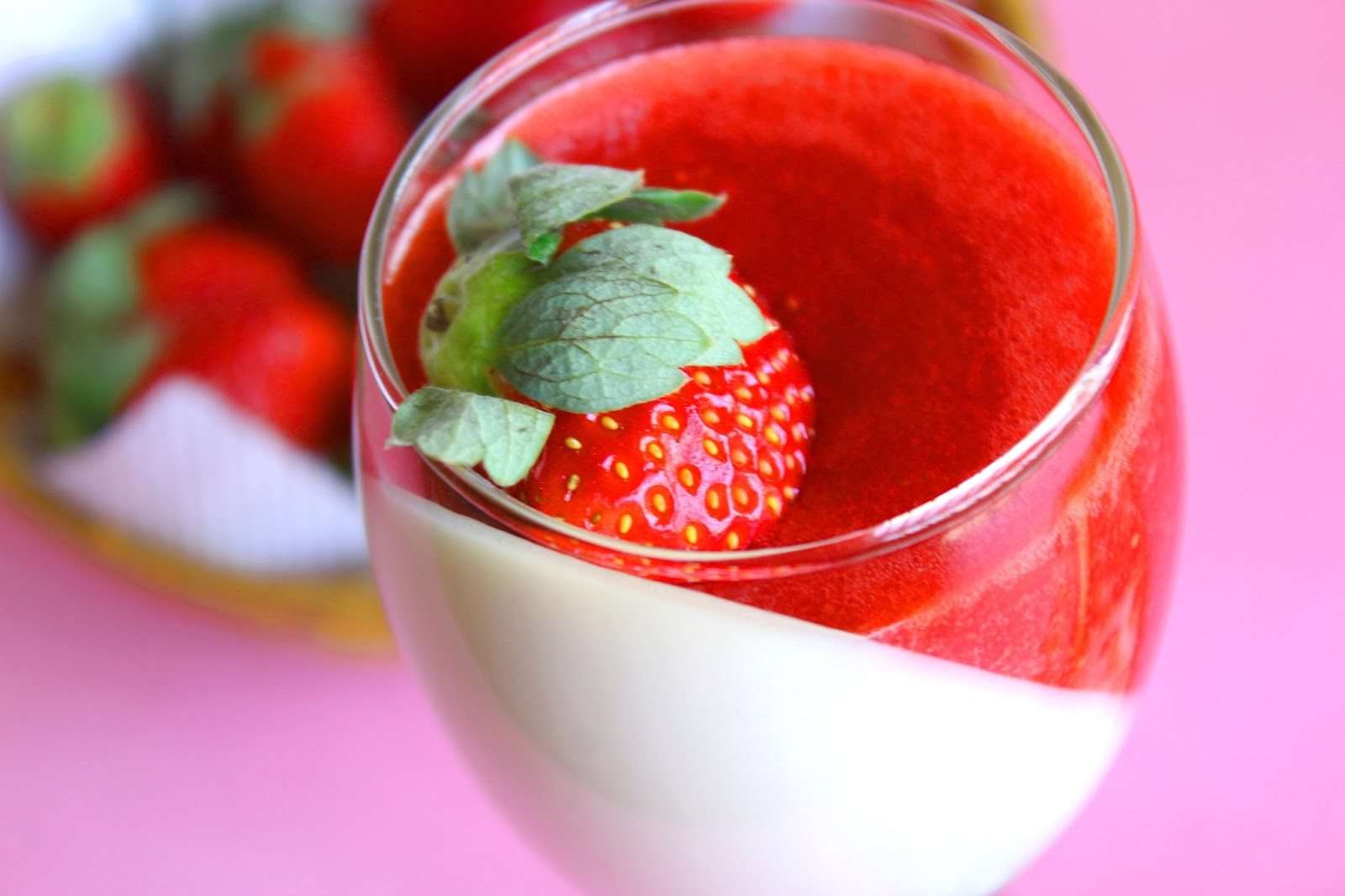 Пана-кота із свіжою полуницею: перевірений рецепт ідеального літнього десерту