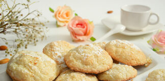 Пісочне печиво без цукру та масла: рецепт простої випічки до чаю з трьох корисних інгредієнтів - today.ua