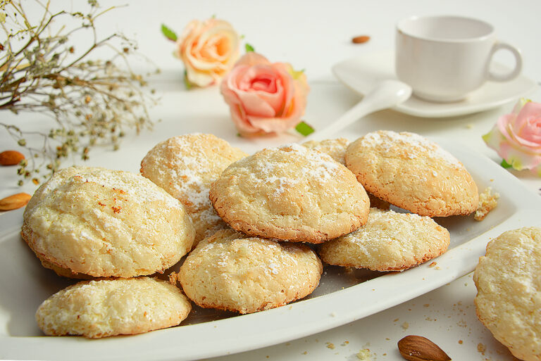 Пісочне печиво без цукру та масла: рецепт простої випічки до чаю з трьох корисних інгредієнтів - today.ua