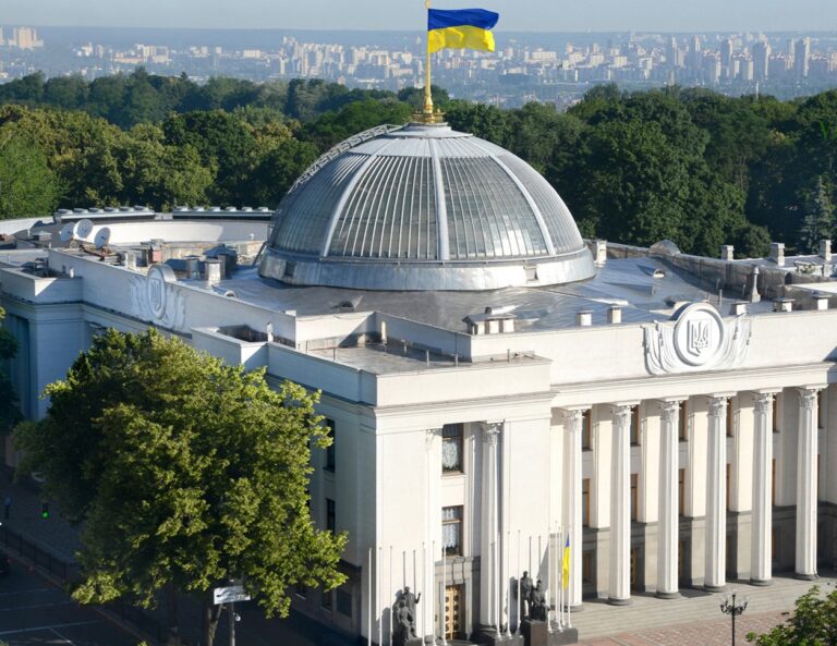 В Верховной Раде предложили отправить на фронт депутатов и чиновников - today.ua