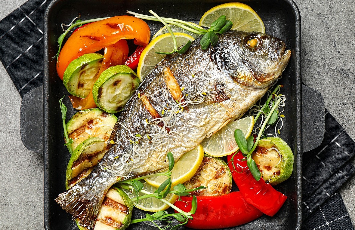 Смажена риба як у ресторані: кулінарна хитрість, яка покращить смак страви