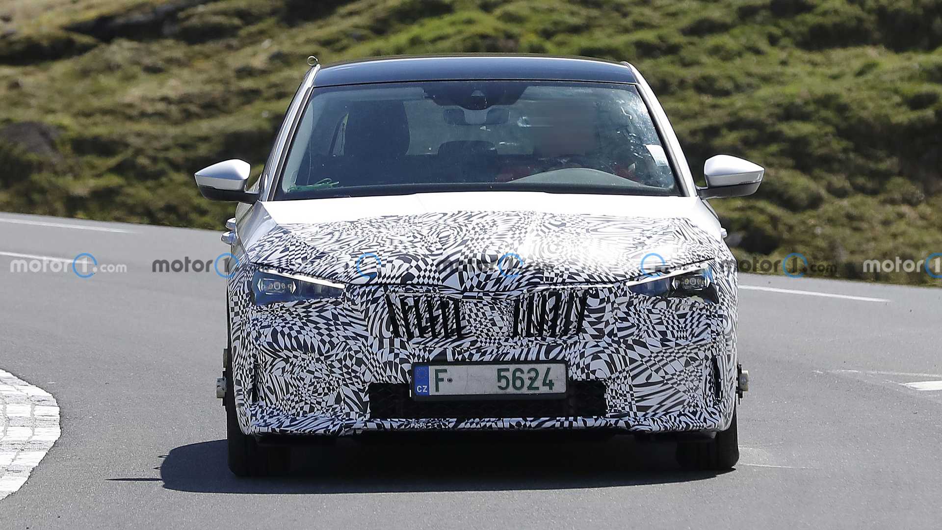 В первой половине 2023 года появится обновленная Skoda Scala