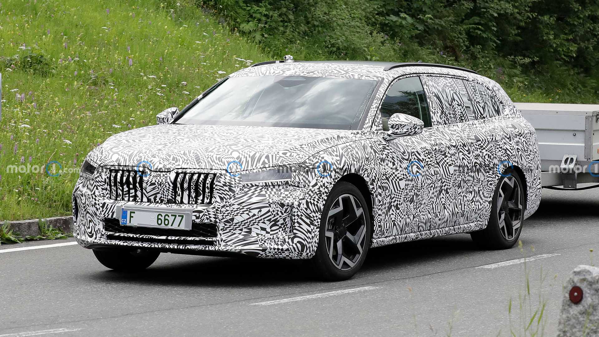 В Сети показали новую Skoda Superb в серийном кузове