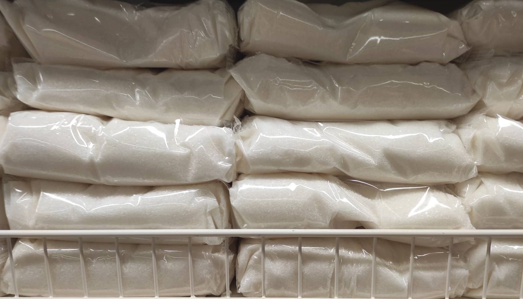 Украинские супермаркеты изменили цены на сахар в июне: где продукт стоит дешевле