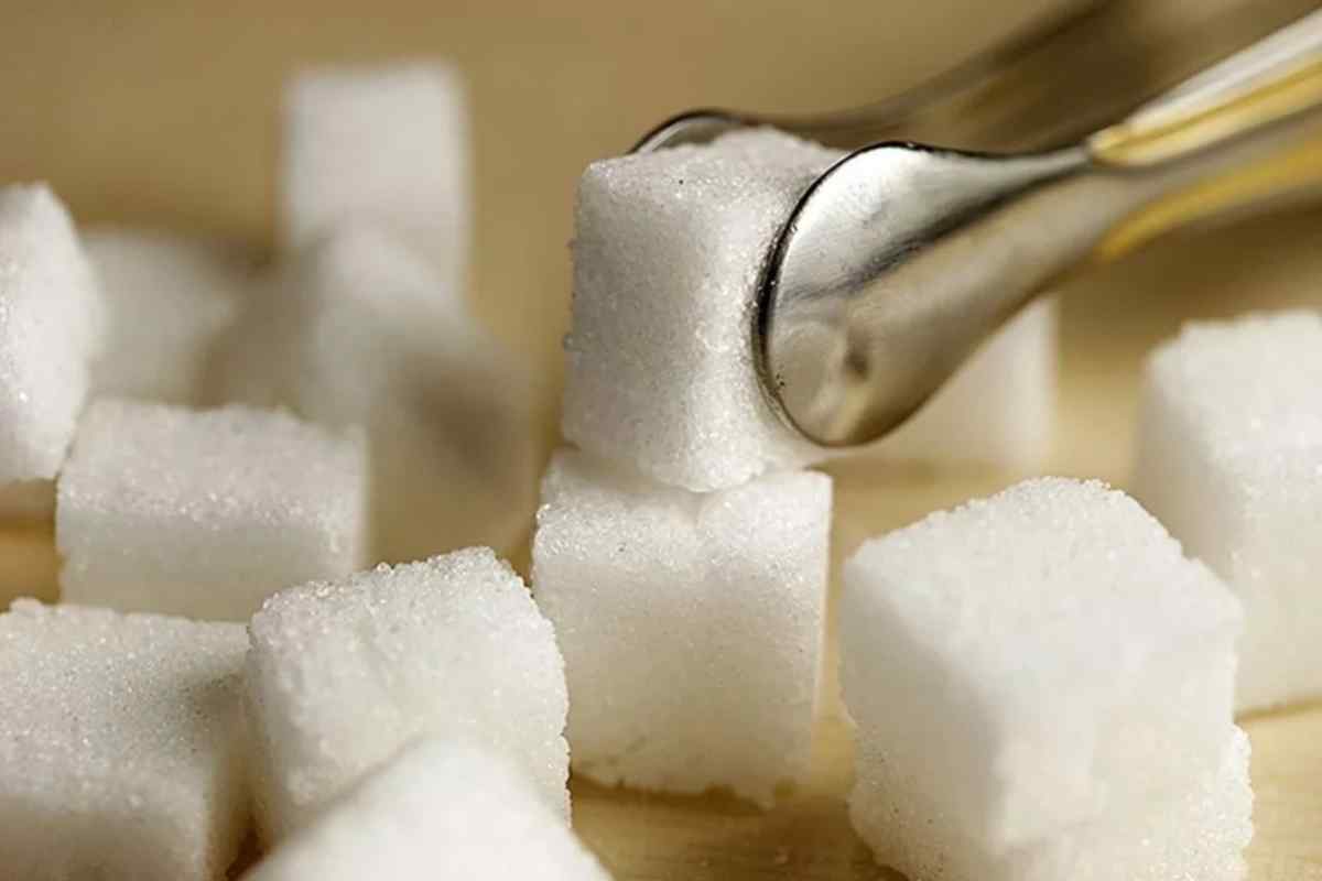 Сахар. Сахар белый свекловичный. Свекловичный сахар рафинад. Сахар фотохимия. Фото сахара.