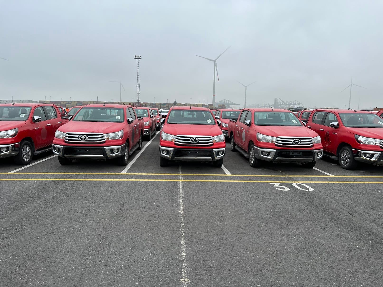 Для ЗСУ купили 55 пікапів Toyota: характеристики моделі