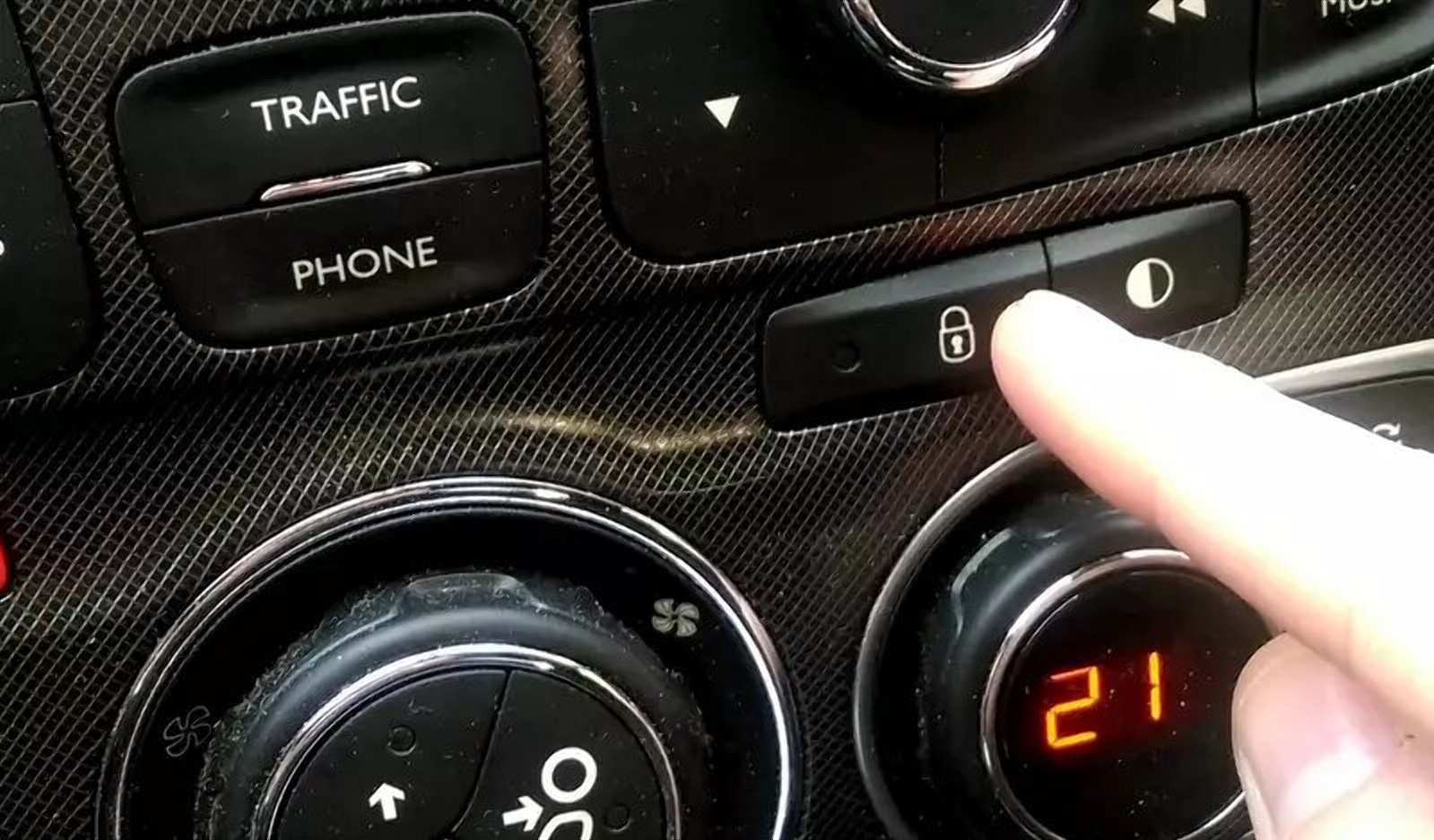 Стала відома секретна функція бюджетних автомобілів