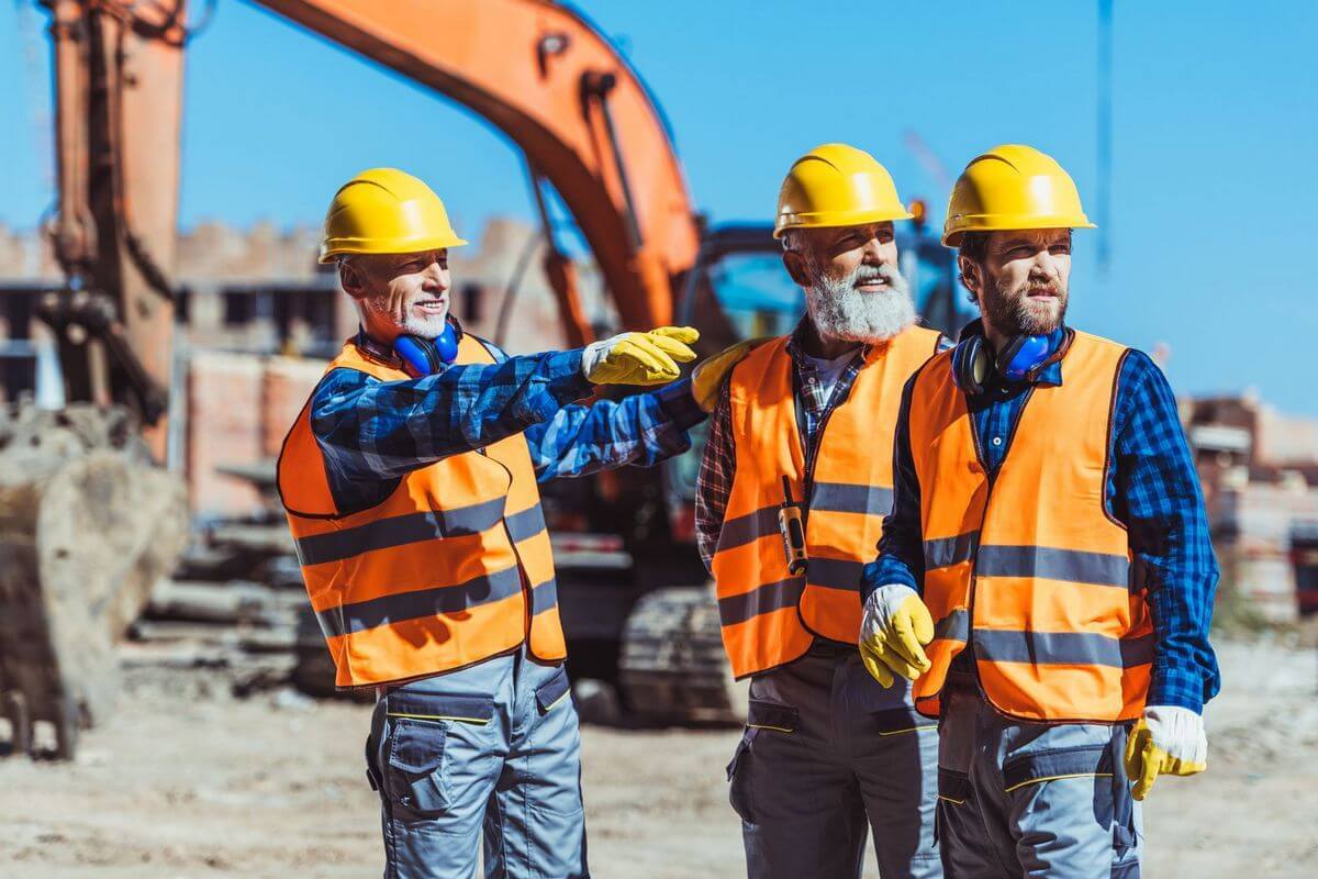 Низкие зарплаты в Германии: где и за какую работу украинским беженцам платят меньше, чем в Польше или Чехии