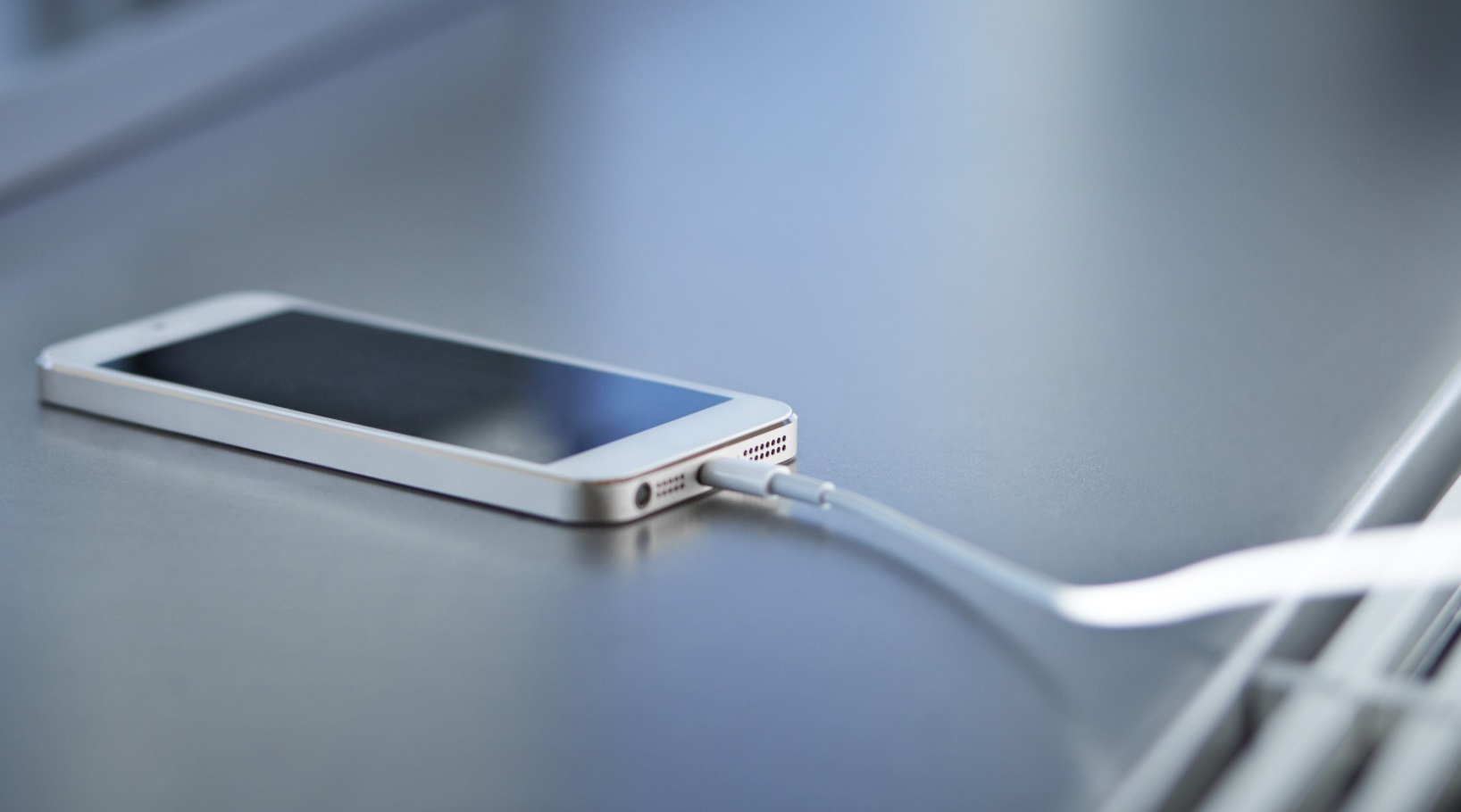 Как правильно заряжать новый смартфон, чтобы не навредить батарее - today.ua