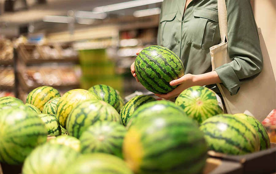 Мережа супермаркетів Novus знайшла заміну херсонським кавунам: які ягоди з'являться на прилавках