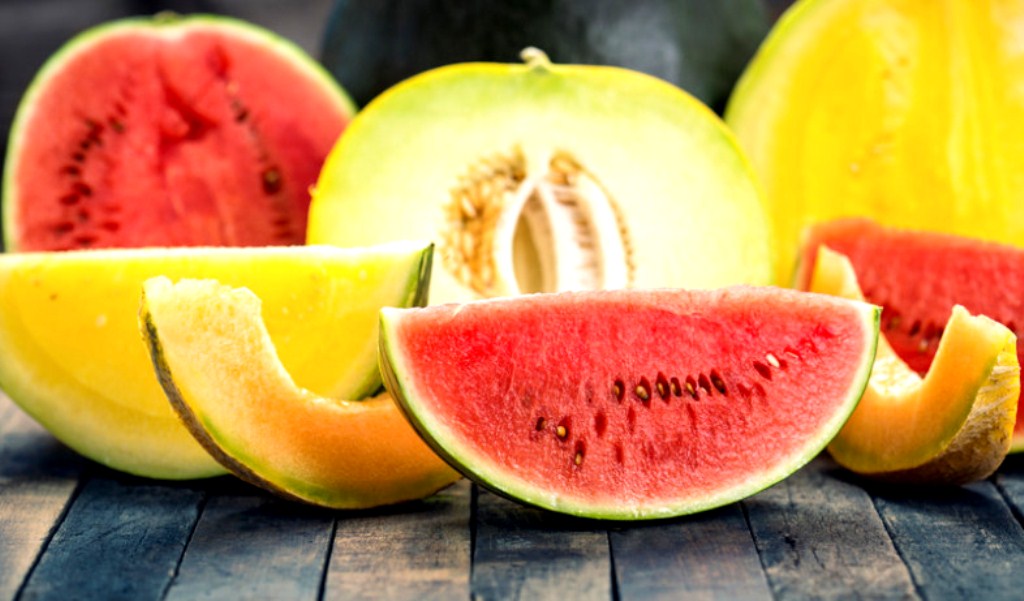 Заоблачные цены: сколько персики, голубика, арбуз и дыня стоят в конце лета, и где их можно купить дешевле 
