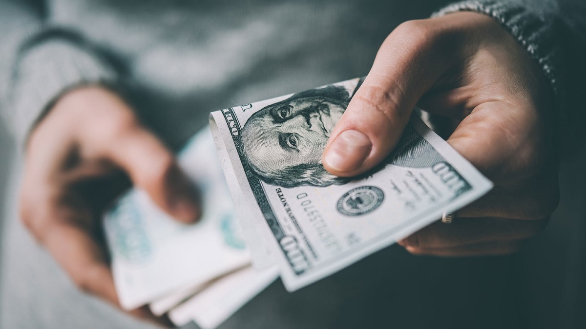 Українцям обіцяють вплатити допомогу 250 доларів від ООН через "Дію": що треба про це знати