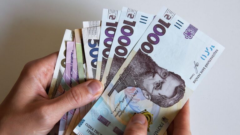 По 6600 гривен на  человека: стал известно о выплате помощи семьям с детьми - today.ua