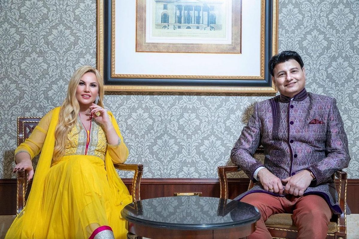 “Невероятно красивые“: Камалия с мужем-миллиардером позировали в национальных пакистанских нарядах