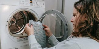 Названы пять вещей, которые категорически нельзя стирать в стиральной машинке - today.ua