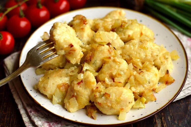 Ленивые вареники из молодого картофеля: какой ингредиент добавить в начинку - today.ua