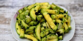 Малосольні кабачки за ніч: простий та швидкий рецепт літнього салату - today.ua