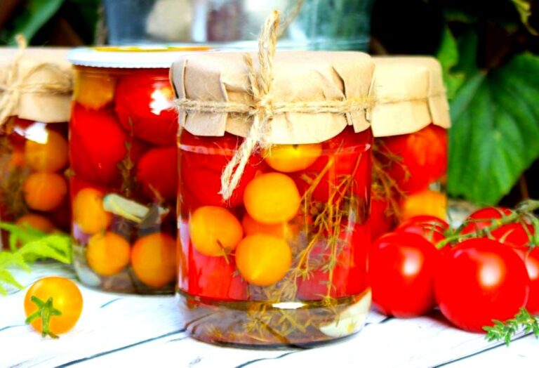 Консервированные помидоры без стерилизации: самый вкусный рецепт острой закуски  - today.ua