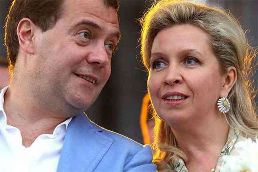 Жена Дмитрия Медведева ушла к молодому любовнику: стало известно, с кем закрутила роман Светлана 