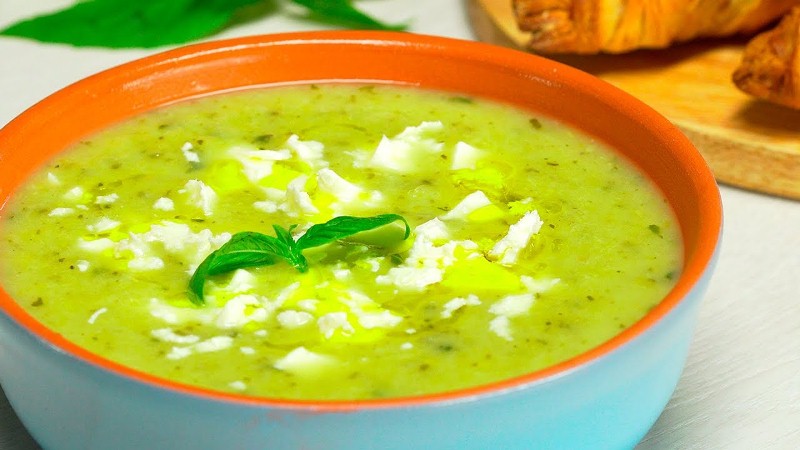 Кабачковый крем-суп: быстрый рецепт нежного блюда на обед 