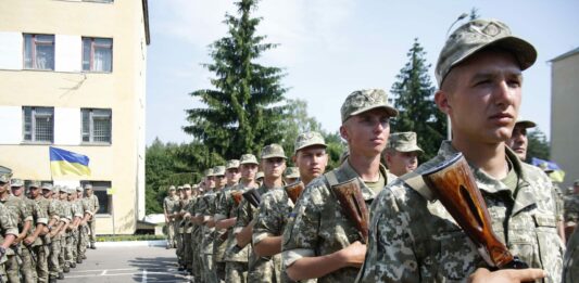 Як можна відмовитися від вручення повістки на вулиці законним шляхом: юристи дали поради - today.ua