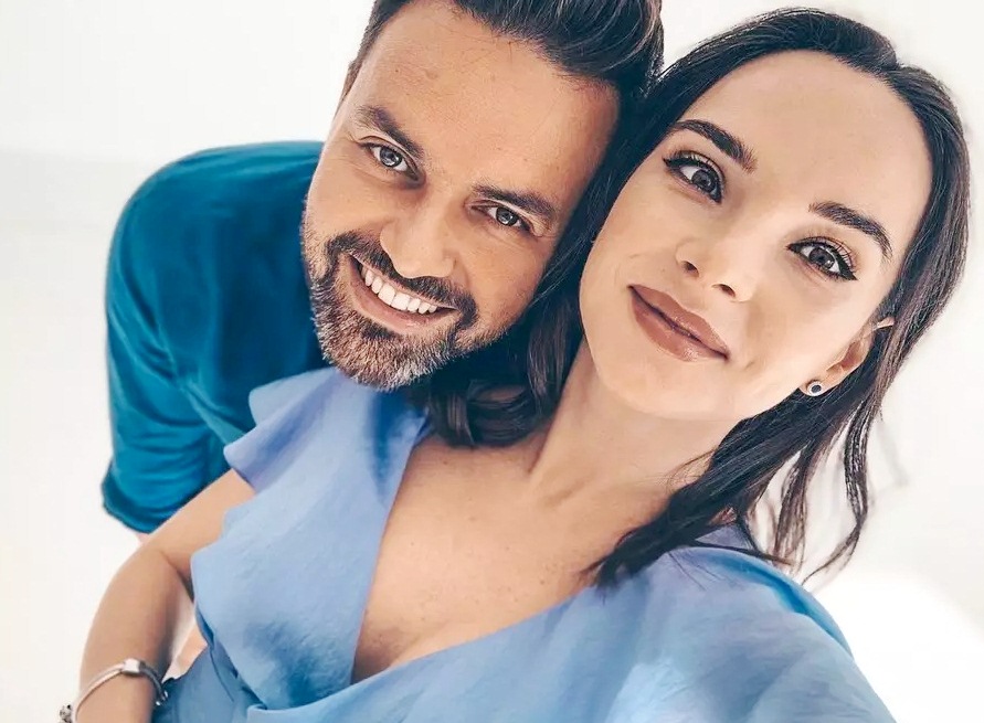 Тимур Мирошниченко с женой решили усыновить ребенка: малыш станет третьим в звездной семье