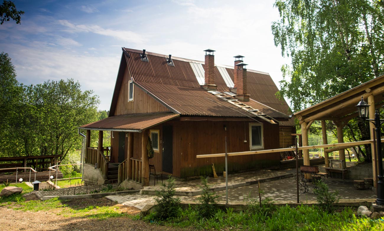 Загородная недвижимость во время войны: за сколько можно приобрести дачу или коттедж в разных областях Украины