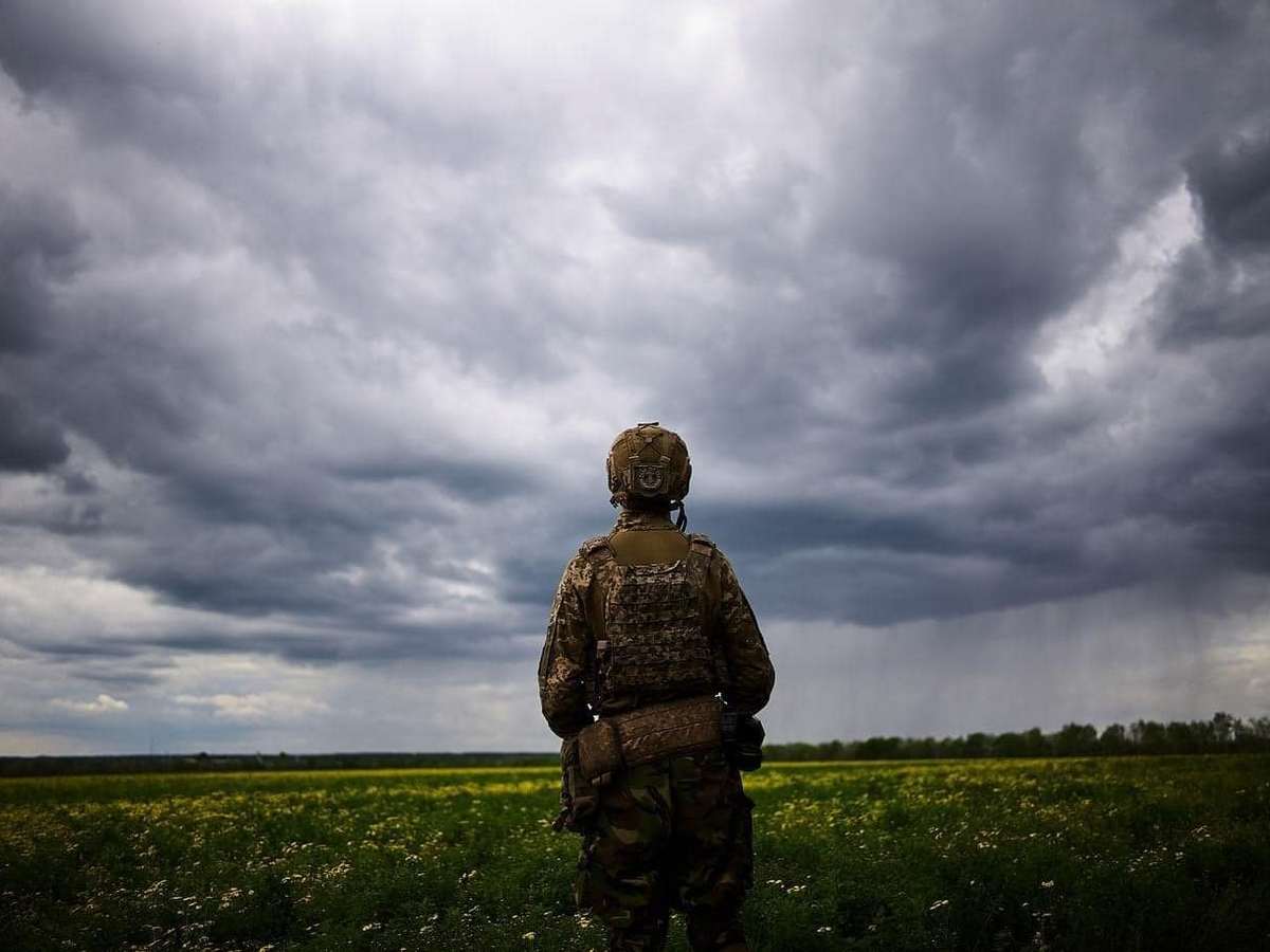 Военкоматы не будут выдавать разрешения на выезд мужчин за пределы области: стали известны подробности - today.ua