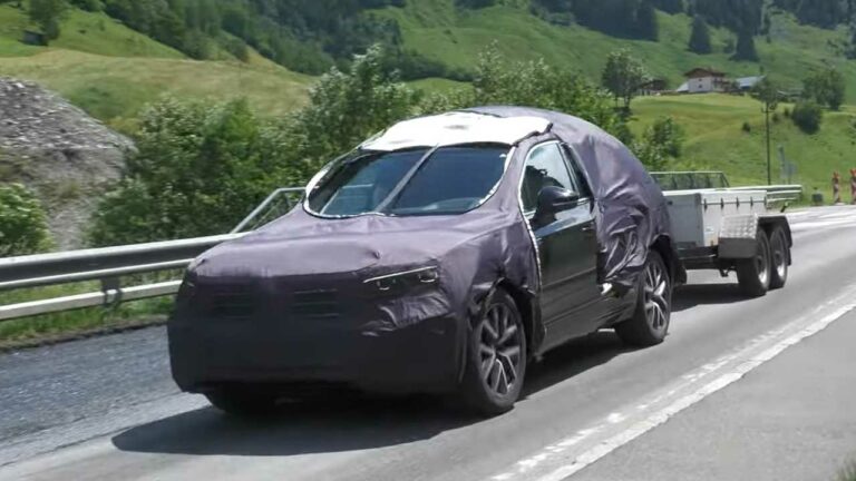 Обновленный VW Touareg тестируют в странном камуфляже - today.ua