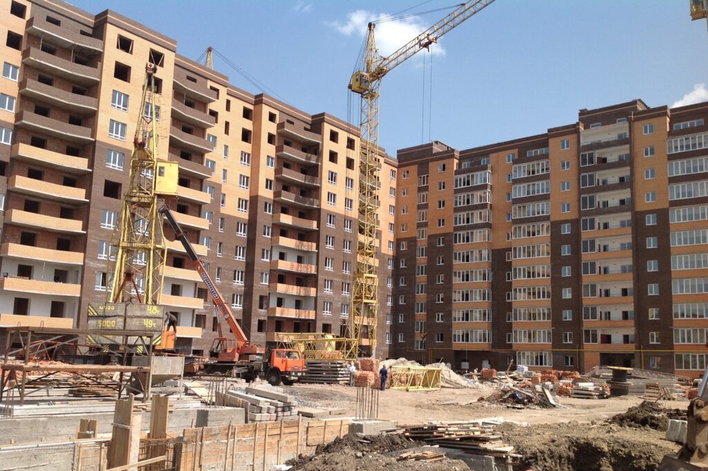 В Украине цены на квартиры упали наполовину, но их никто не торопится покупать 