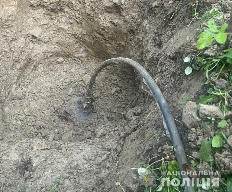 Во Львовской области дизельное топливо воровали прямо с нефтепровода - today.ua