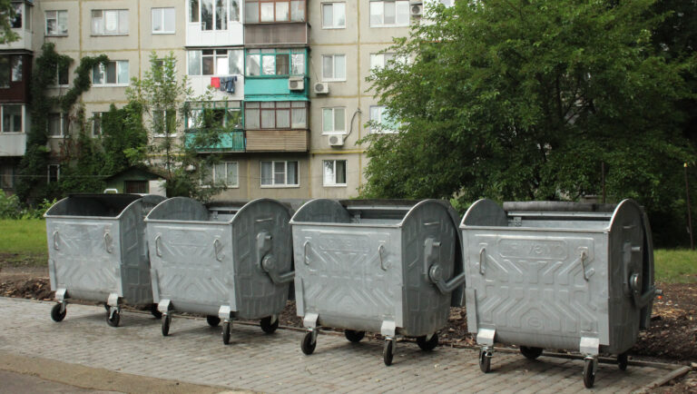 Українцям підвищать тарифи на вивіз сміття: у яких містах із 1 вересня доведеться платити більше - today.ua