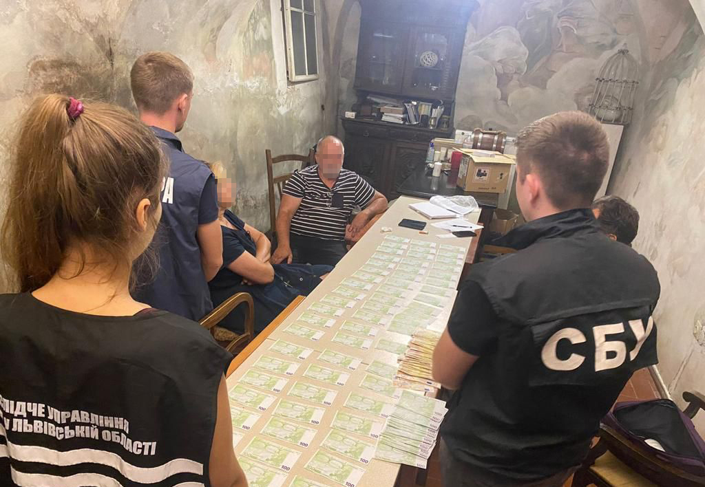 На Львівщині псевдоволонтери продали автомобілі, ввезені для ЗСУ - today.ua