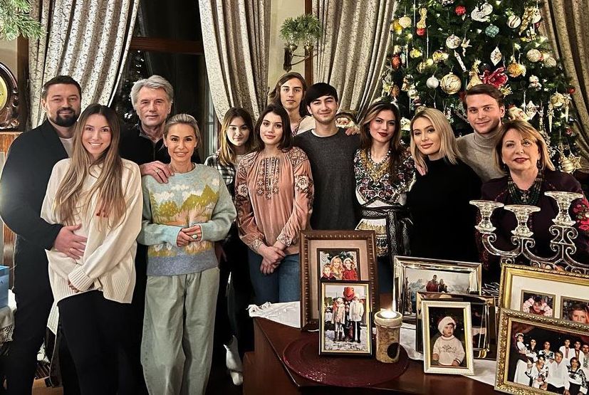 Віктор Ющенко вп'яте став дідусем і розповів, де народився його онук